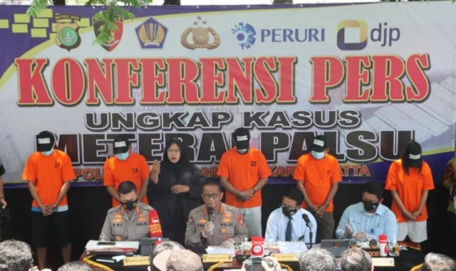 Pengedar Meterai Palsu Beromzet Miliaran Diamankan Polisi Bandara Soekarno-Hatta