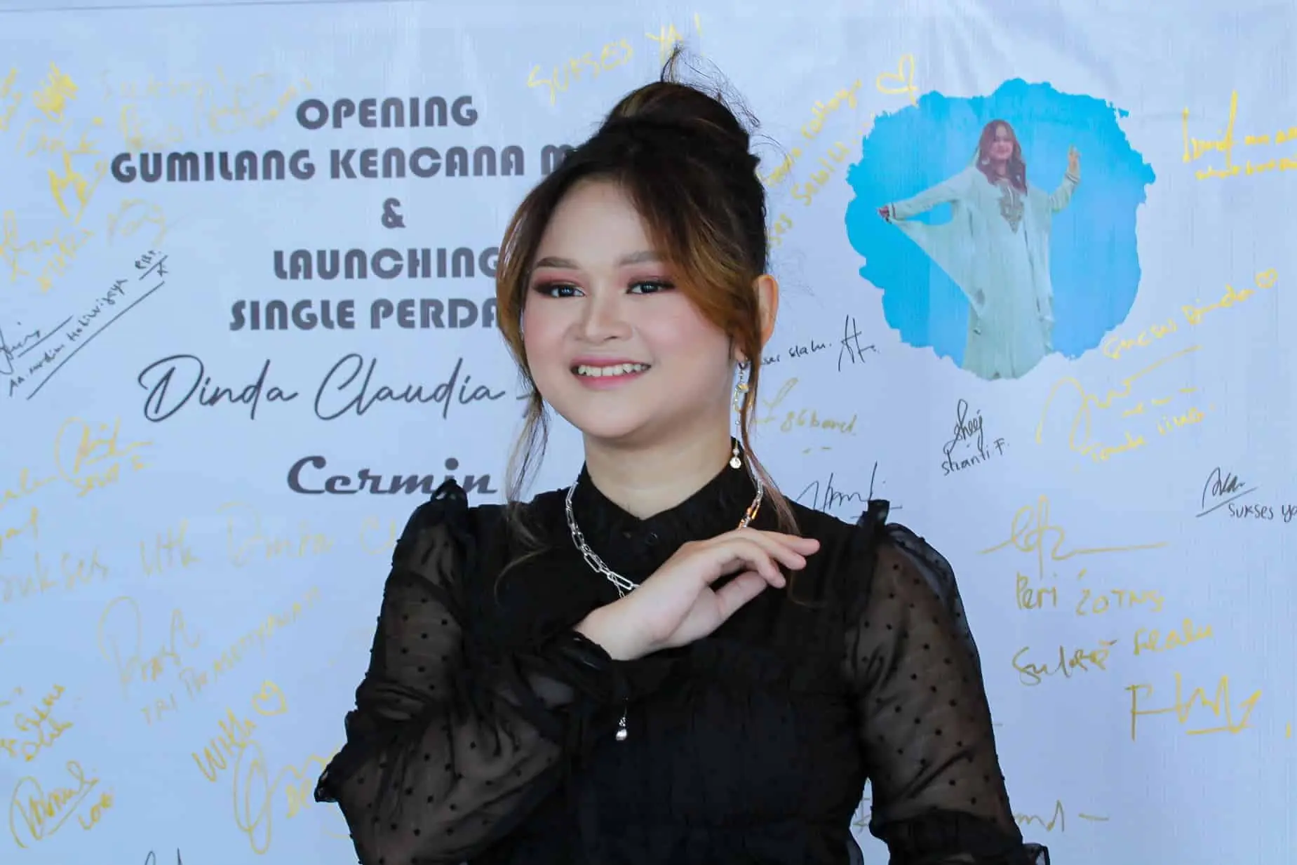 Dinda Claudia Rilis Single Religi Cermin