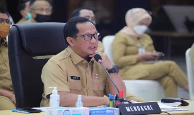 Mendagri Minta Kepala Daerah Jadi Role Model Penegakan Prokes