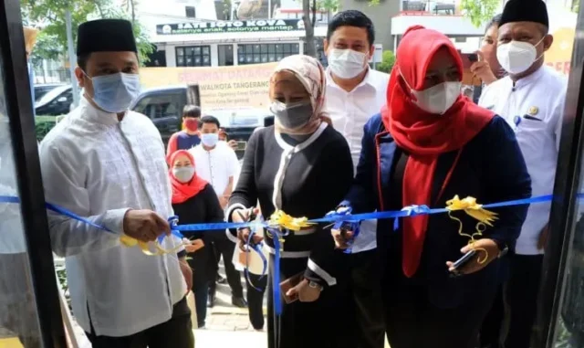 Arief Resmikan Sentra Oleh-Oleh Kota Tangerang di Rest Area Tol