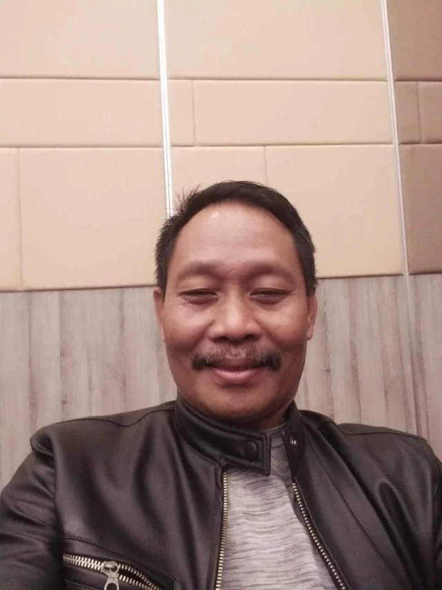 Enden Mahyudin, Selaku Ketua Komisi I DPRD Kabupaten Lebak, Fraksi Partai PDI Perjuangan.