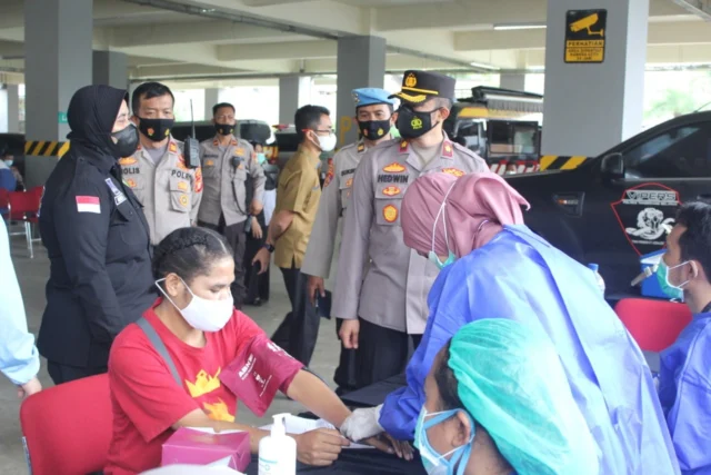 Cegah Penyebaran Virus Covid-19, Polres Tangsel Gelar Vaksinasi Massal Tahap Kedua