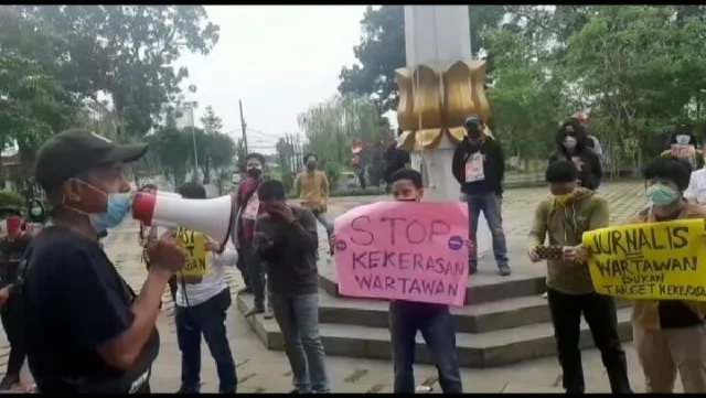 Kecam Intimimidasi Wartawan, Puluhan Jurnalis Geruduk Kantor Pusat Pemkot Tangsel