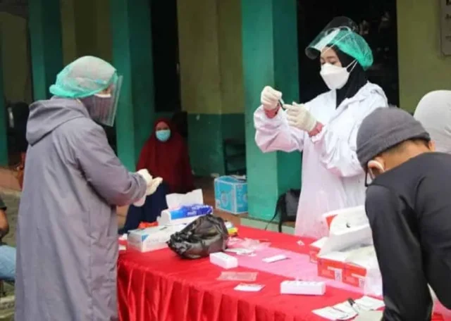 DPC PKS Kelapa Dua Lakukan Swab Antigen Kepada Panitia Qurban