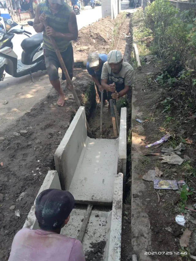 Proyek Drainase U-Ditch Jalan Sukabakti-Binong Lemah Pengawasan