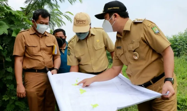 Wali Kota Tangerang Cek Lahan Baru Untuk Pemakaman Khusus Covid-19