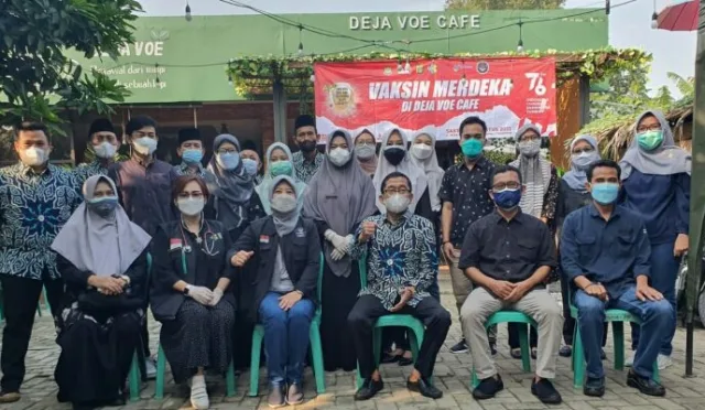 Kegiatan vaksinasi di Kampung Pasirrandu, Desa Kadu, Kecamatan Curug, Kabupaten Tangerang.