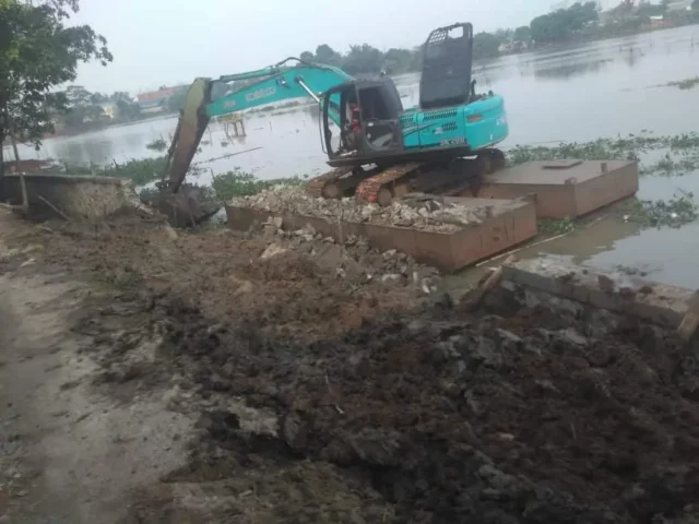 Baru Beberapa Hari Dibangun, Turap Situ Kelapa Dua Ambruk