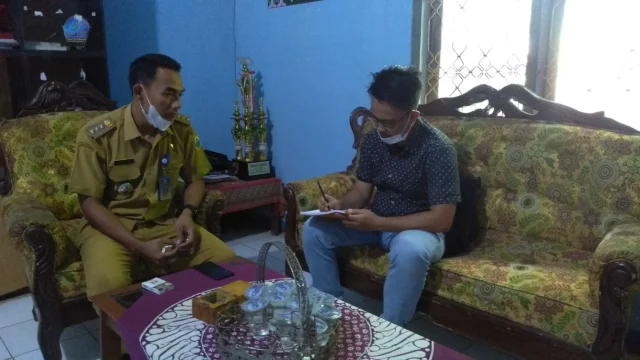 Camat Malingping, Lingga Segara saat diwawancarai, (dok).