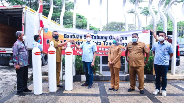 Pemkot Tangsel Terima Bantuan 50 Tabung Oksigen dari PT. Pratama