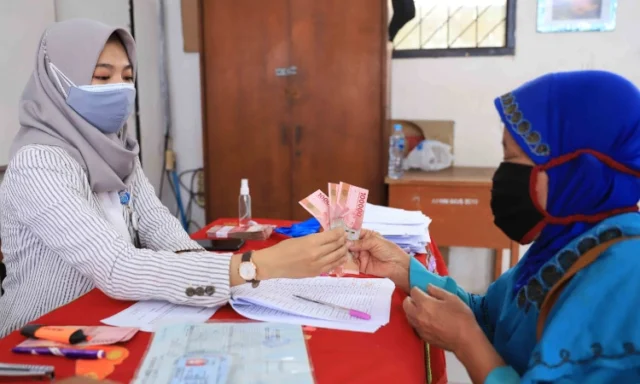 Bantuan Sosial Tangerang Peduli Sesama Rp.300 Ribu Mulai Didistribusikan