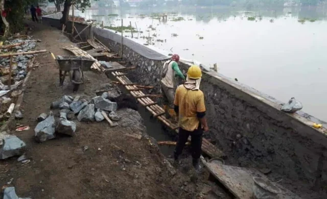 Turap Situ Kelapa Dua yang Ambruk Sudah di Perbaiki