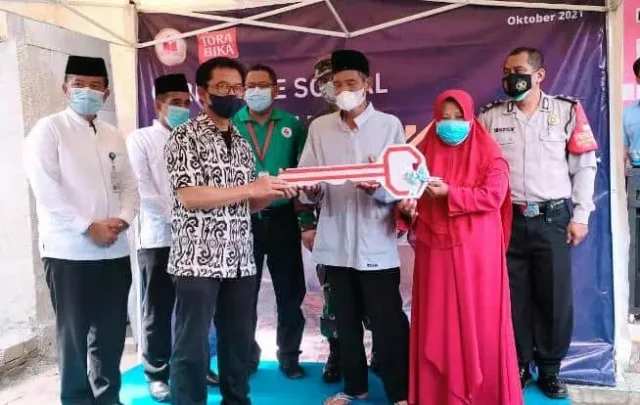 Program CSR, PT Torabika Eka Semesta Bedah Rumah Petani di Tangerang