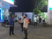 Gelar Ops PPKM, Polsek Panongan Bagikan Masker Gratis