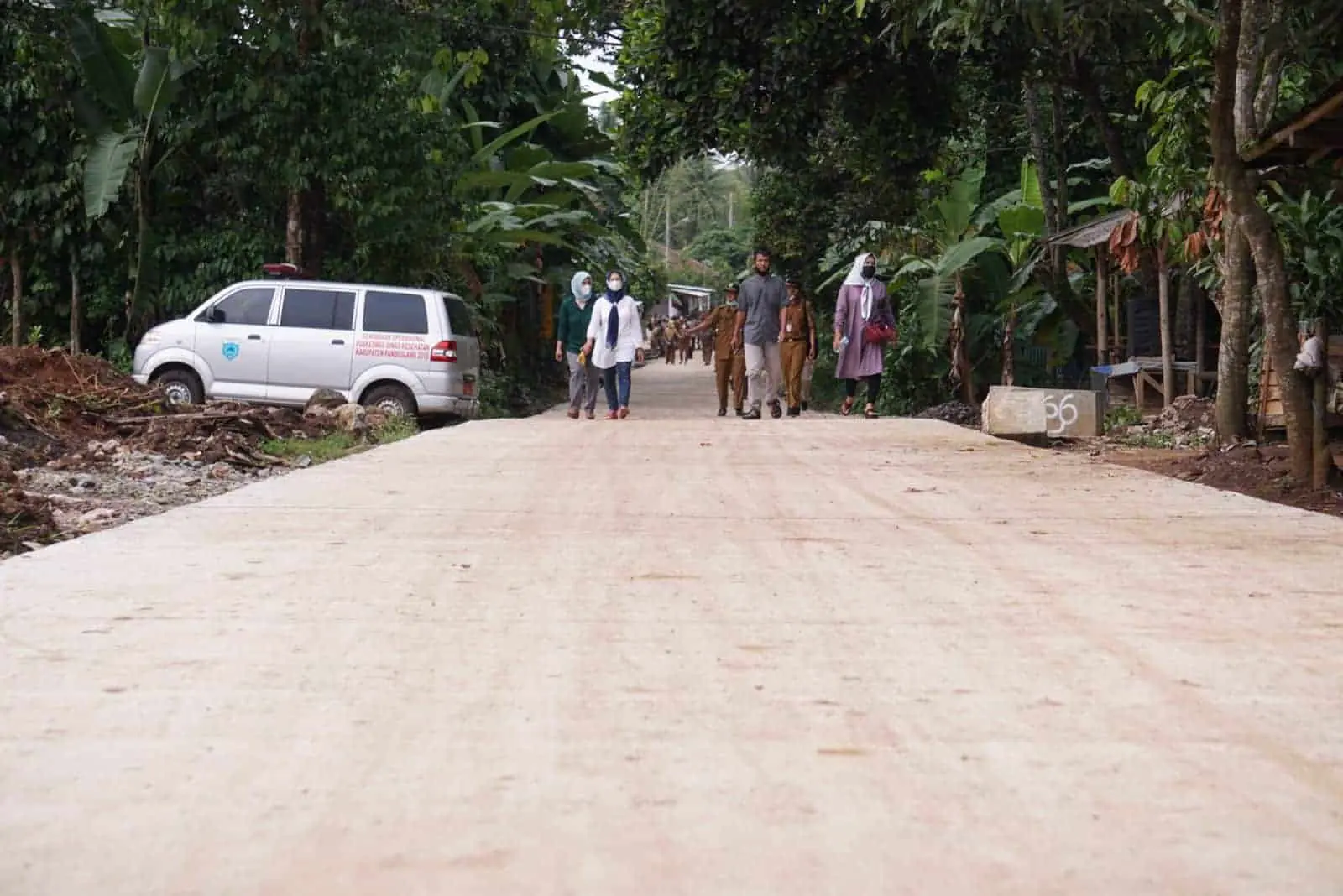 Pembangunan jalan Sukajaya - Paniis Kecamatan Koroncong.