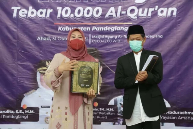 Pandeglang Ditebar 10.000 Al-Qur'an, Bupati Irna Minta Anak Muda Mengaji Jangan Kebanyakan Main HP