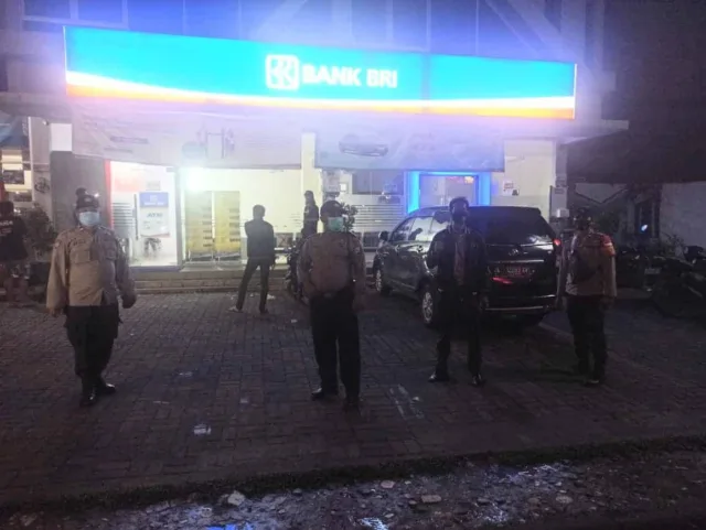 Patroli Malam, Polsek Panongan Imbau Masyarakat Tetap Patuhi Prokes