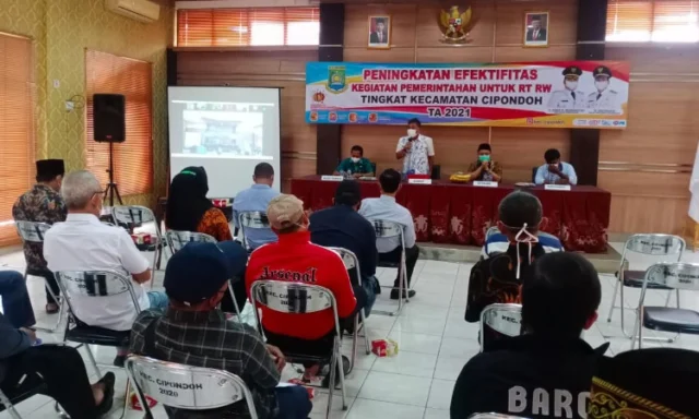 Maksimalkan Peran, Kecamatan Cipondoh Beri Pembinaan RT-RW