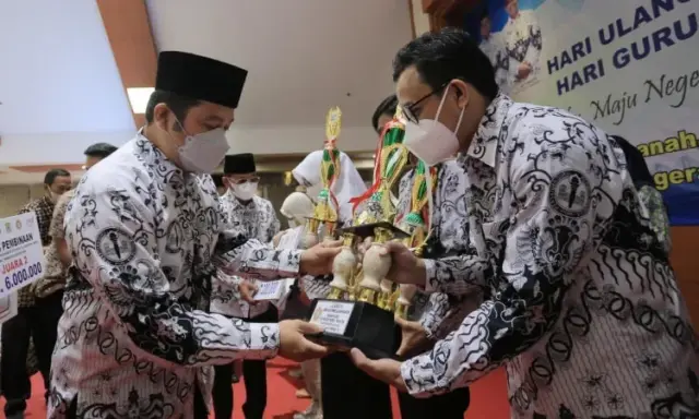 Hari Guru Nasional, Pemkot Terus Berupaya Sejahterakan Guru di Kota Tangerang