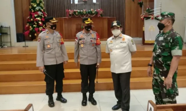 Sehari Sebelum Natal, Wali Kota, Kapolres dan Dandim 0506/TGR Keliling Gereja