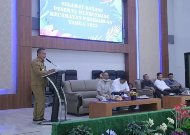 Camat Pagedangan, Akhmad Zainudin saat memberikan sambutannya di kegiatan Musrenbang 2023 di Kecamatan Pagedangan.