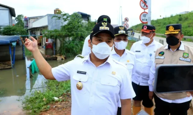 Picu Banjir, Pengembang Tol JORR II Harus Bertanggung Jawab Perbaiki Saluran Air