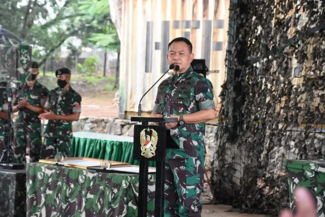 KSAD Mengecek Kesiapan Yonif Mekanis 203/AK Dalam Rangka Penugasan Satgas Pamrahwan Papua