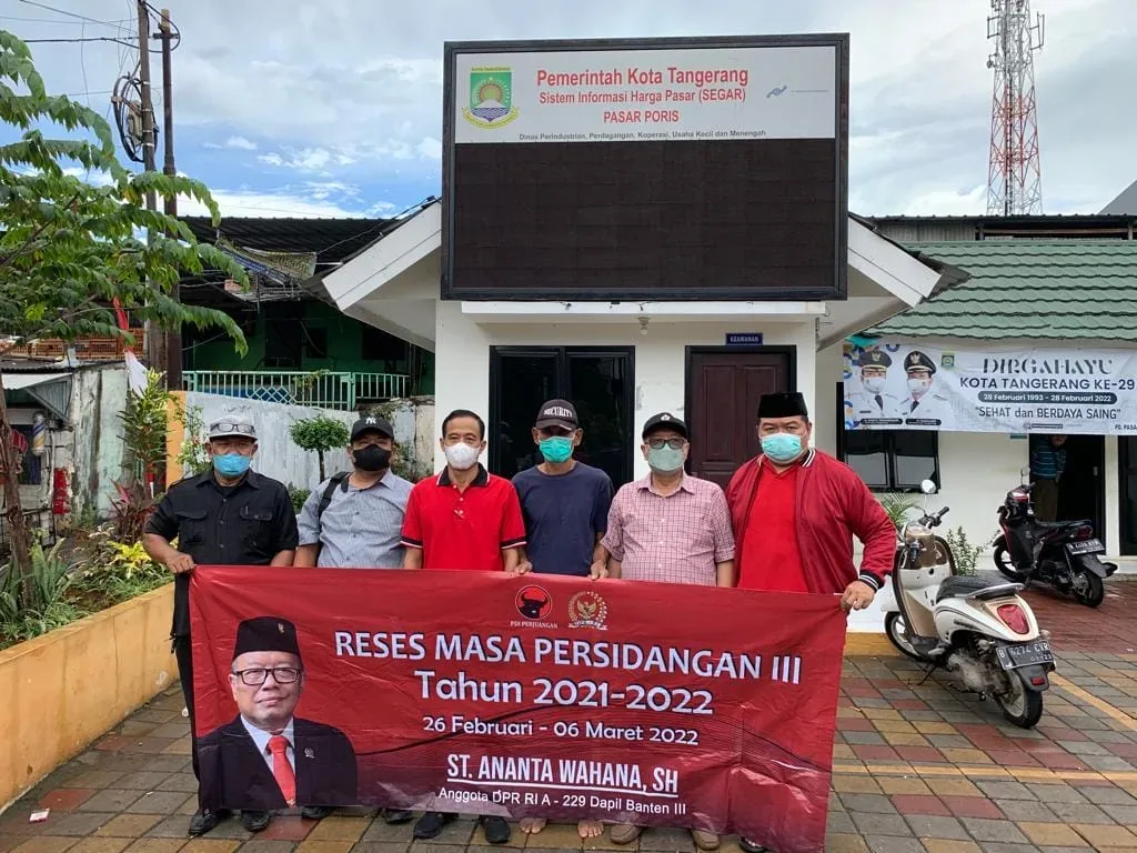 Anggota DPR RI Ananta Wahana saat reses di Pasar Pasar Poris Indah.