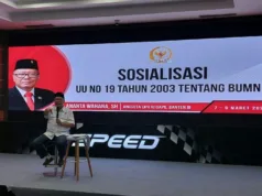 Ananta Wahana, Anggota DPR RI saat mensosialisasikan Undang-undang No 19 Tahun 2003 tentang Badan Usaha Milik Negara kepada pelaku usaha mikro di Aula Gedung BRI Regional Office Jakarta 3 Kota Tangerang Selatan.