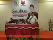 H.Irvansyah Ketua DPC PDI Perjuangan Kabupaten Tangerang saat menyampaikan sambutannya dalam kegiatan sosialisasi wawasan kebangsaan yang digelar Dewan Muhlis.