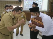 Simbolis, Wali Kota Tangerang Serahkan 1.200 SK Pengangkatan PPPK Guru Tahap 1