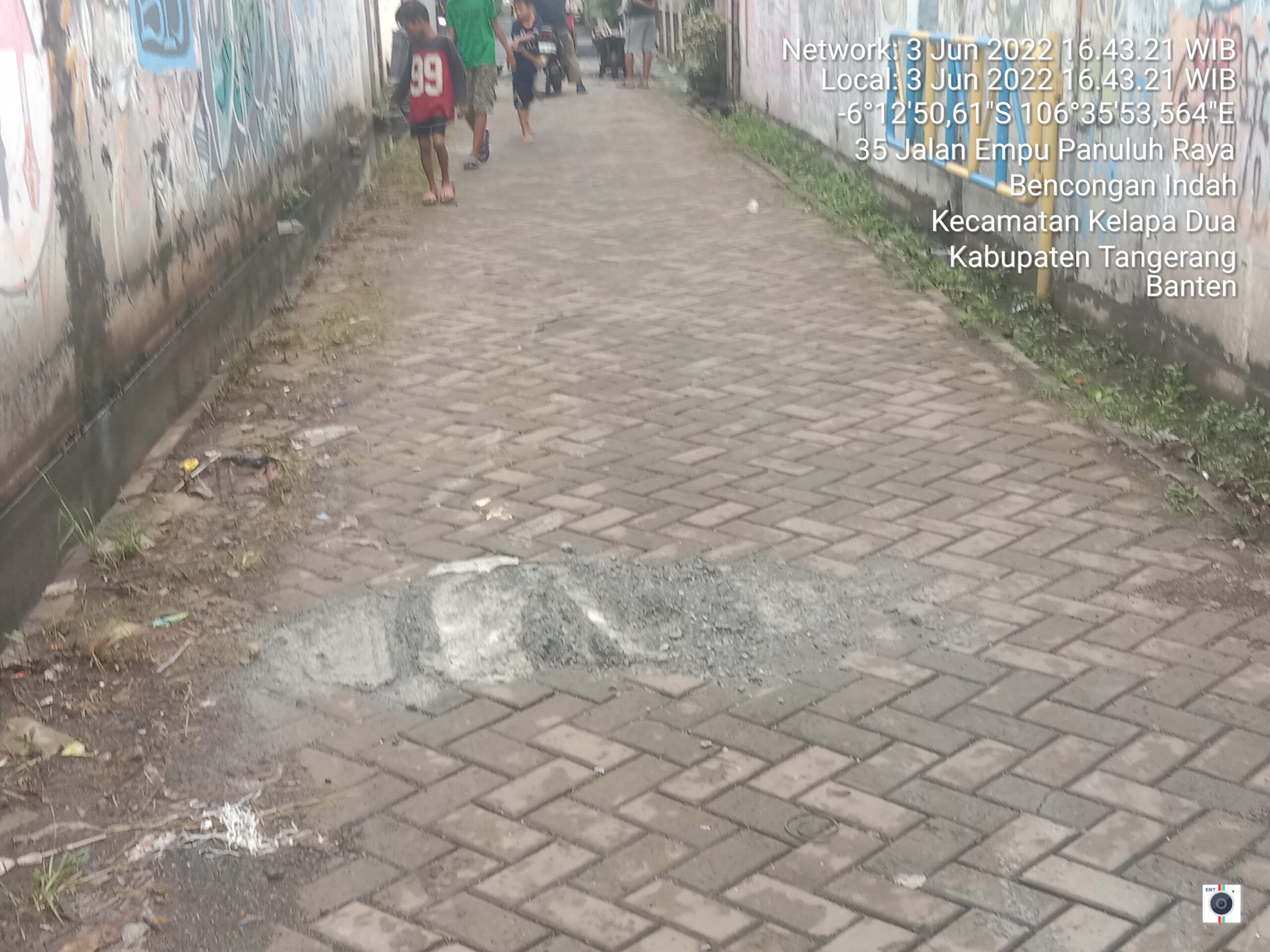 Lemah Pengawasan, Proyek Peningkatan Jalan Hotmix di Bencongan Kelapa Dua, Diduga Tak Sesuai Spesifikasi