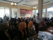 Tampak Ananta Wahana saat menyampaikan sambutannya bersama para peserta dalam kegiatan reses DPR RI.