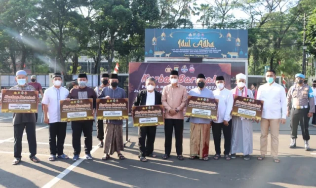 Idul Adha 2022, Polres Metro Tangerang Kota Salurkan 18 Sapi dan 35 Kambing