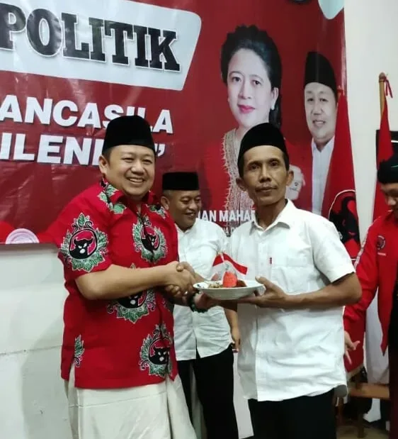 Irvansyah bersama kader PDIP.