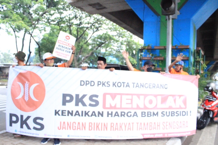 Konsisten Tegas Tolak Kenaikan Harga BBM, PKS Kota Tangerang Aksi Flash Mob