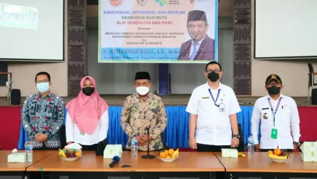 Kegiatan sosialisasi Komunikasi, Informasi, dan Edukasi Keamanan dan Mutu Alat Kesehatan dan Perbekalan Kesehatan Rumah Tangga (PKRT).