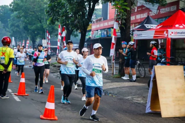 Pilar dan Bima Arya Ramaikan Tangsel Marathon 2022