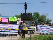 Sebut Owner Padi Padi Picnic Pembangkang, Ratusan Warga Tuntut Lokasi Ditutup Permanen