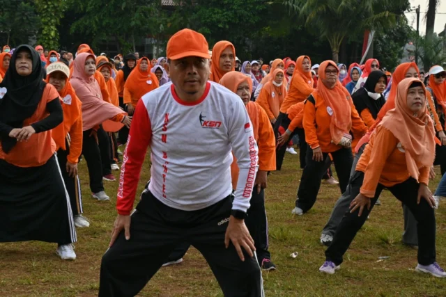 Bacagub Gembong Ikut Senam Akbar Bersama Ribuan Warga Tangsel