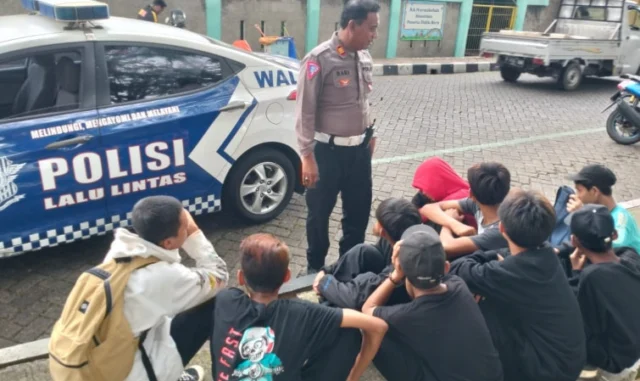 Nge-BM Truk, 15 Remaja Digiring Polisi ke Mapolres Metro Tangerang Kota