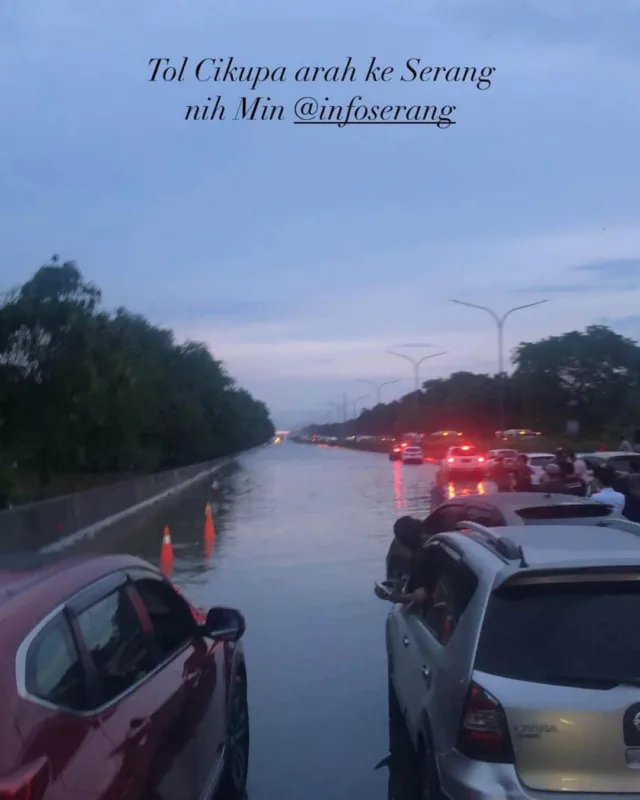 Tol Jakarta-Tangerang Banjir, Polisi Berlakukan Skema Pengalihan Lalu Lintas