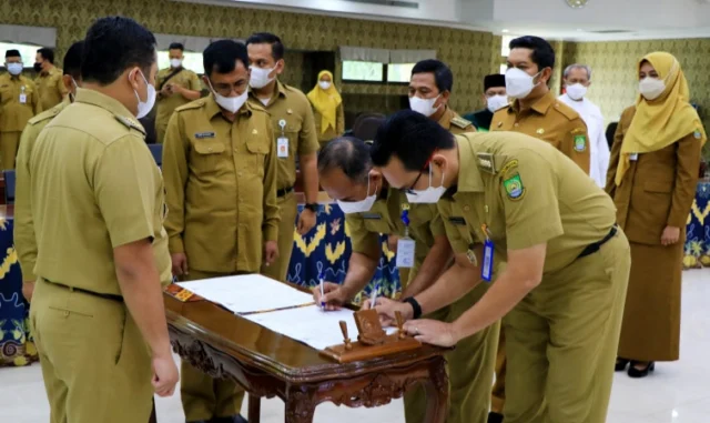 Penyegaran, Wali Kota Bongkar Pasang ASN di Lingkungan Pemerintah Kota Tangerang