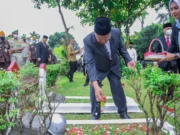 Peringati Hari Pahlawan, Pemkot Tangsel Gelar Upacara dan Tabur Bunga di TMP Seribu