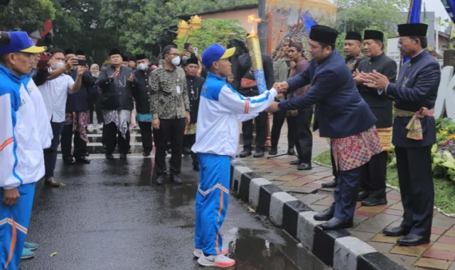 Kirab Api Awali Pelaksanaan Porprov Banten ke- 6 di Kota Tangerang