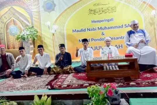 Para calon Kepala Desa Sipayung berkumpul dan deklarasi damai pada acara Milad Ponpes Tajul Falah, Cipanas, Lebak, Banten.