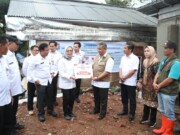 Kemendagri dan BNPP Serahkan Bantuan Dana Untuk Korban Gempa Cianjur