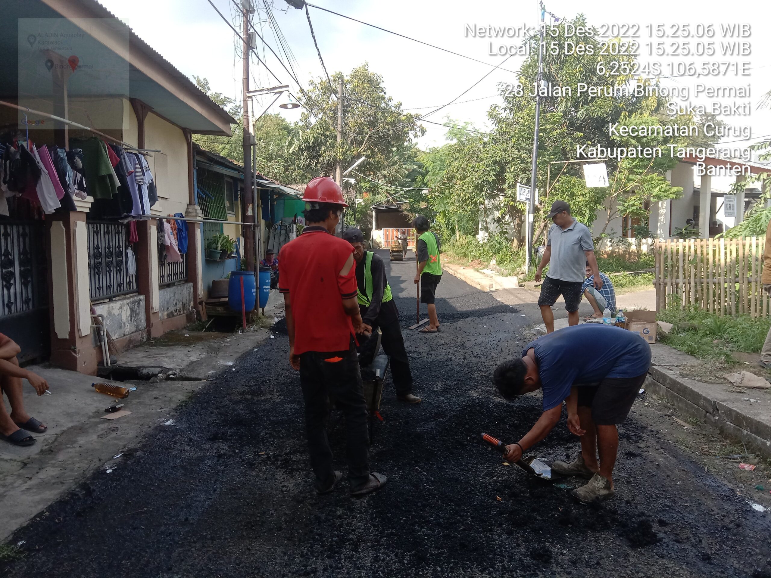 Diduga Tak Sesuai Spek, Pembangunan Jalan Hotmix di RT 02 RW 10 Perumahan Binong Permai Lemah Pengawasan