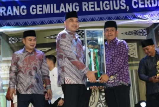 Akhirnya Kecamatan Kosambi menjadi juara Umum pada pageralan MTQ yang Ke-53