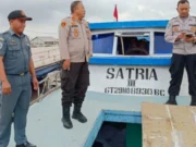 Polsek Pakuhaji tinjau ketinggian air laut di tempat pelelangan ikan (TPI) Cituis,